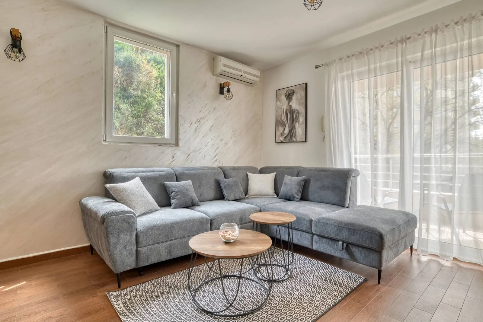 Rent, one bedroom apartment, 51m², Rafailovići, Budva