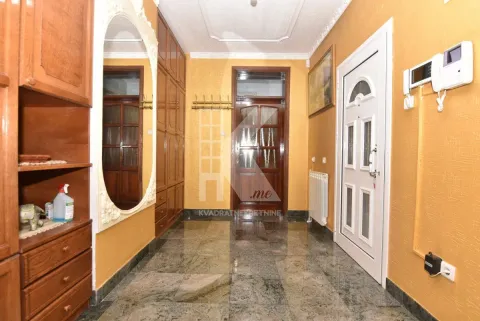 Prodaja, kuća, 752m², Zelenika, Podgorica - image 12