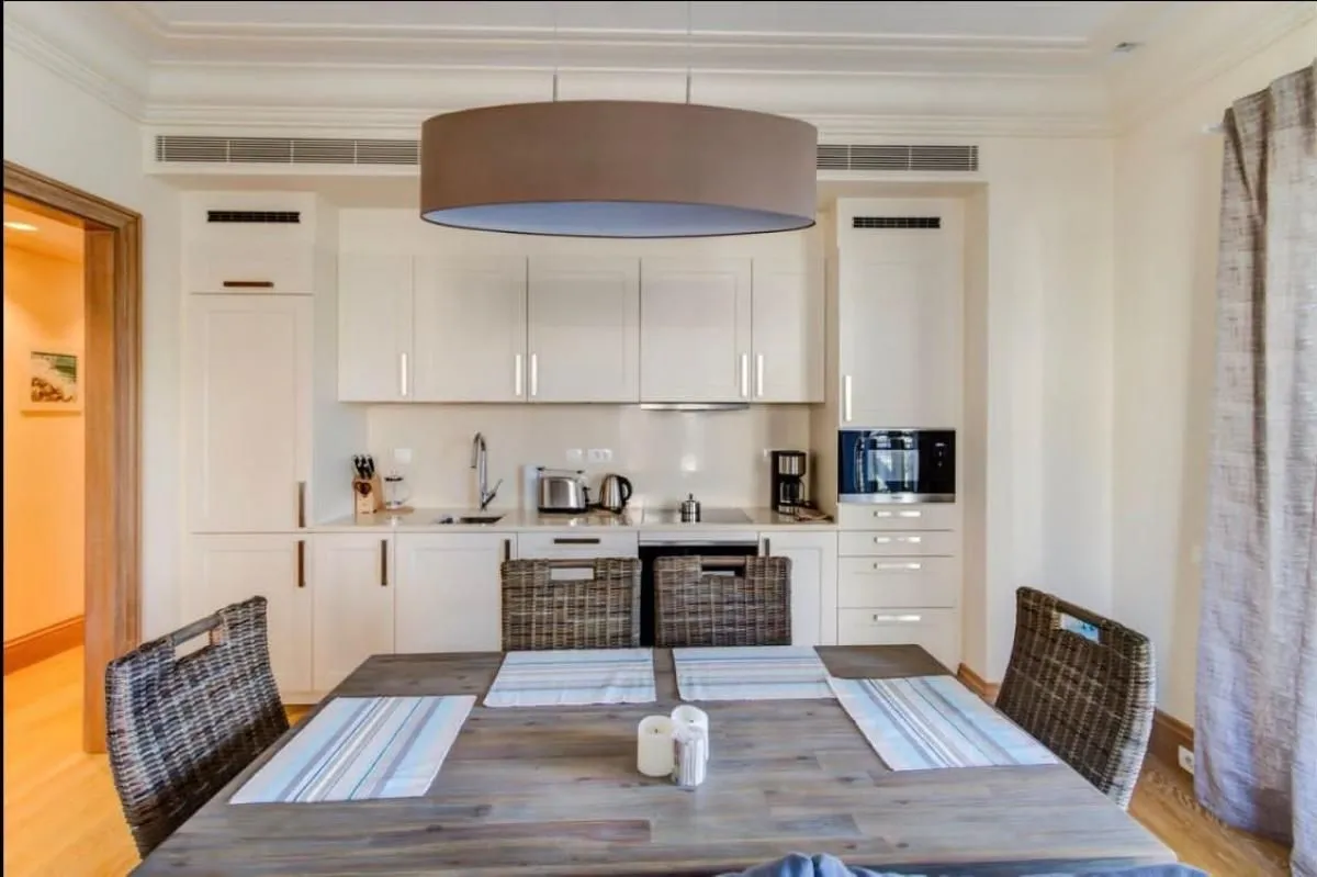 Prodaja, dvosoban stan, 107m², Tivat, Crna Gora