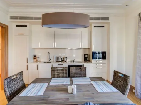 Sale, two bedroom apartment, 107m², Tivat, Crna Gora - image 7