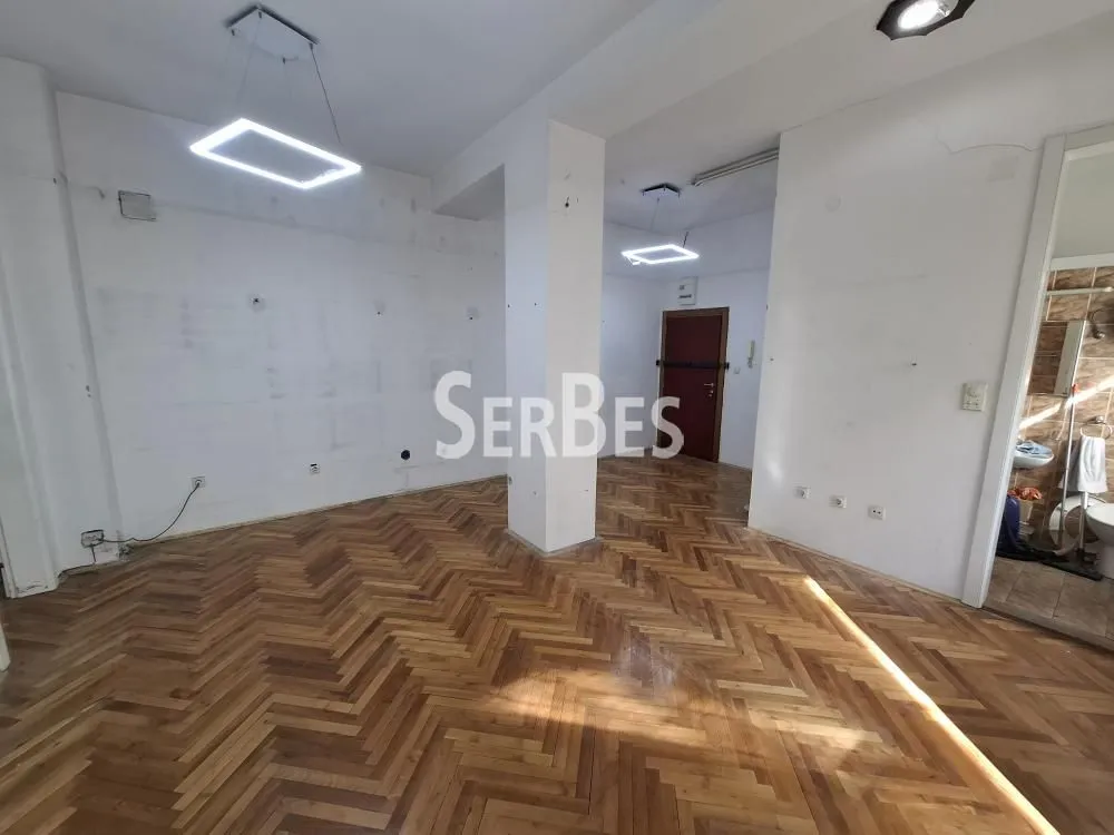 Prodaja, dvosoban stan, 56m², Bulevar Oslobodjenja, Novi Sad Sve Podlokacije