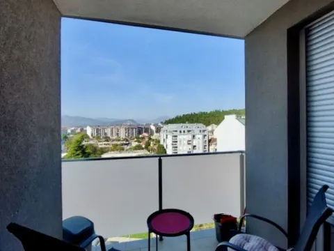 Izdavanje, jednosoban stan, 50m², Pobrežje, Podgorica - image 9