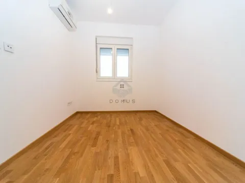 Prodaja, trosoban stan, 104m², Stari Aerodrom, Podgorica - image 8