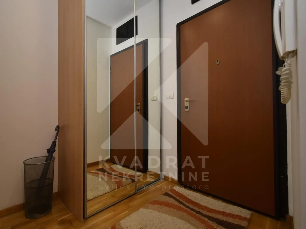 Izdavanje, dvosoban stan, 74m², City Kvart, Podgorica