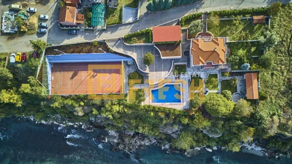 Sale, house, 300m², Zagorič, Podgorica