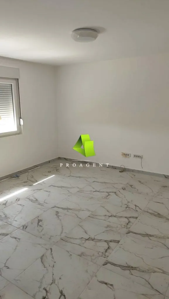 Izdavanje, kuća, 300m², Kruševac, Srbija