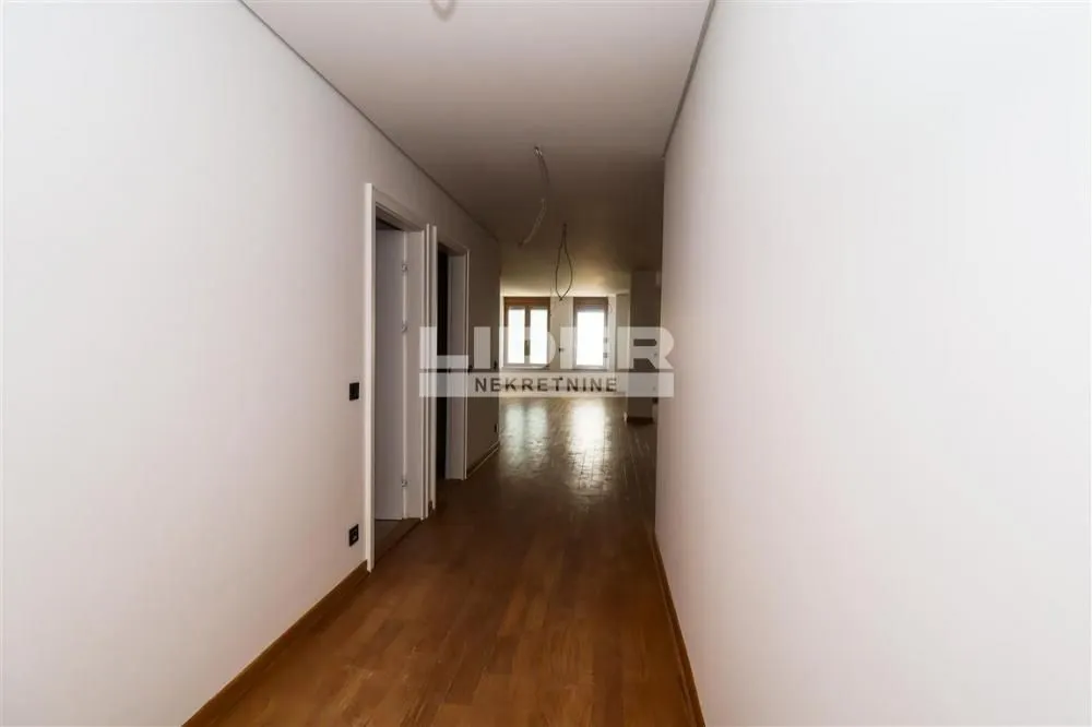 Rent, four bedroom apartment, 261m², Vračar Hram, Vračar Sve Podlokacije