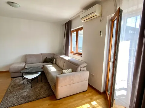 Rent, studio apartment, 40m², Tološka šuma, Podgorica - image 10