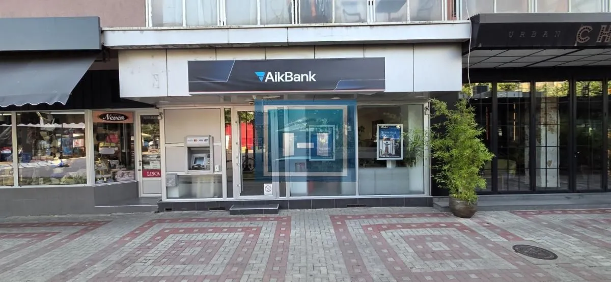 Izdavanje, poslovni prostor, 77m², Centar, Paraćin