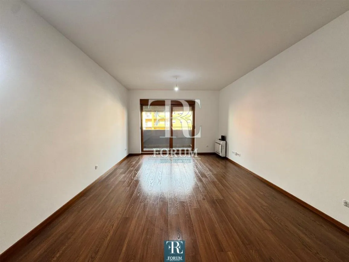 Izdavanje, dvosoban stan, 70m², Master Kvart, Podgorica