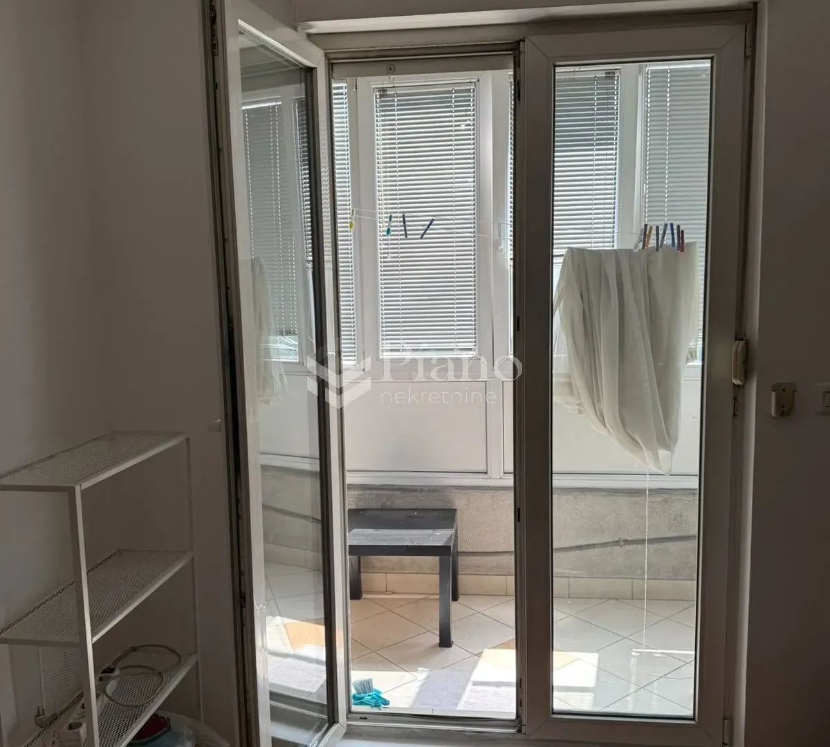 Izdavanje, jednosoban stan, 40m², Stari Aerodrom, Podgorica