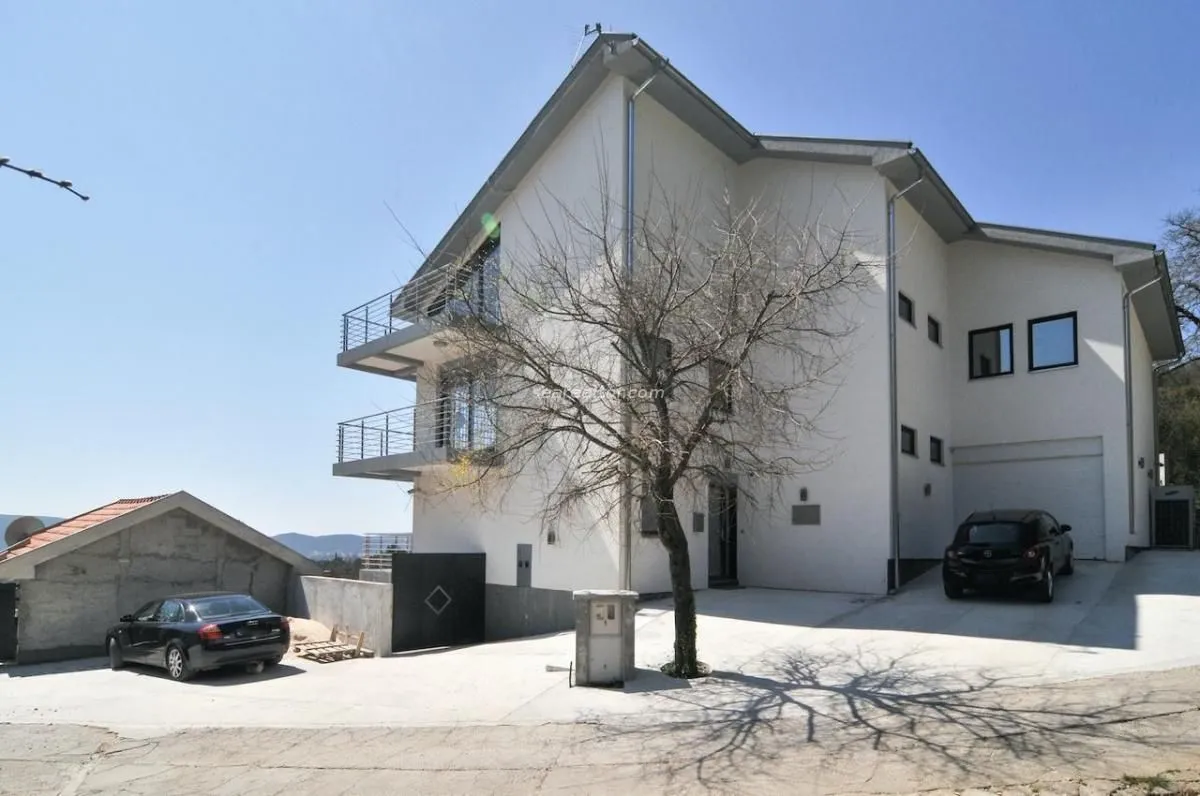 Prodaja, kuća, 390m², Mrčevac, Tivat