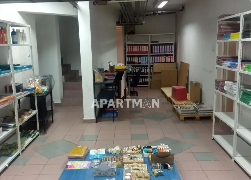 Prodaja, poslovni prostor, 127m², Centar Sve Podlokacije, Beograd