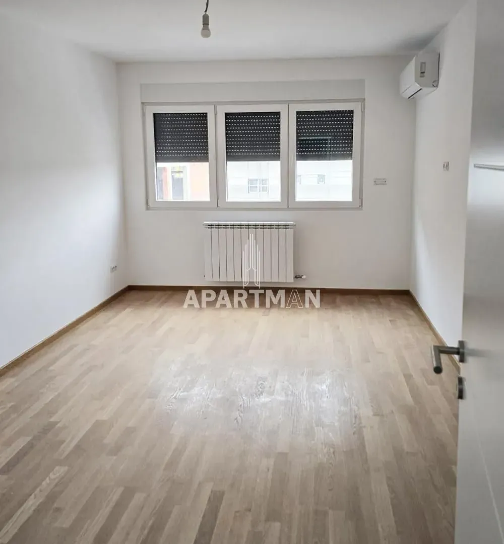 Prodaja, trosoban stan, 60m², Ledine, Beograd