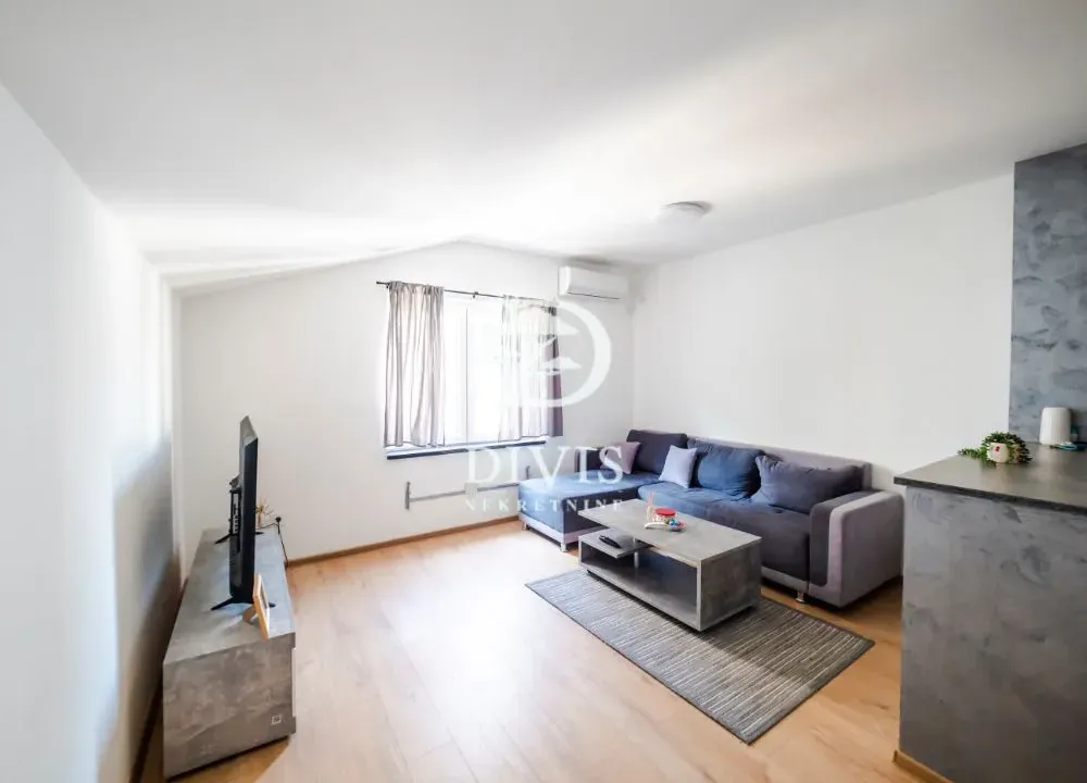 Sale, four bedroom apartment, 94m², Lion, Zvezdara Sve Podlokacije
