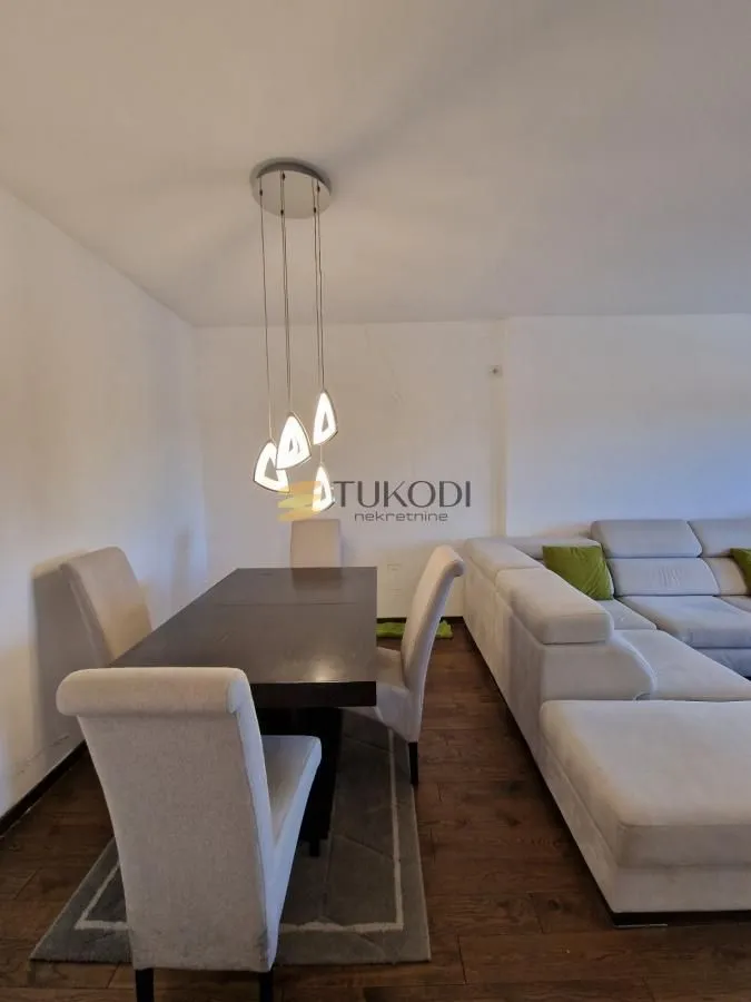 Prodaja, trosoban stan, 86m², Adamovićevo Naselje, Novi Sad Sve Podlokacije