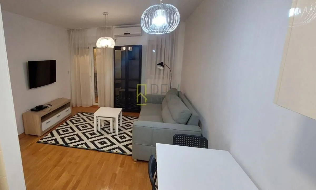 Prodaja, jednosoban stan, 43m², Stari Aerodrom, Podgorica