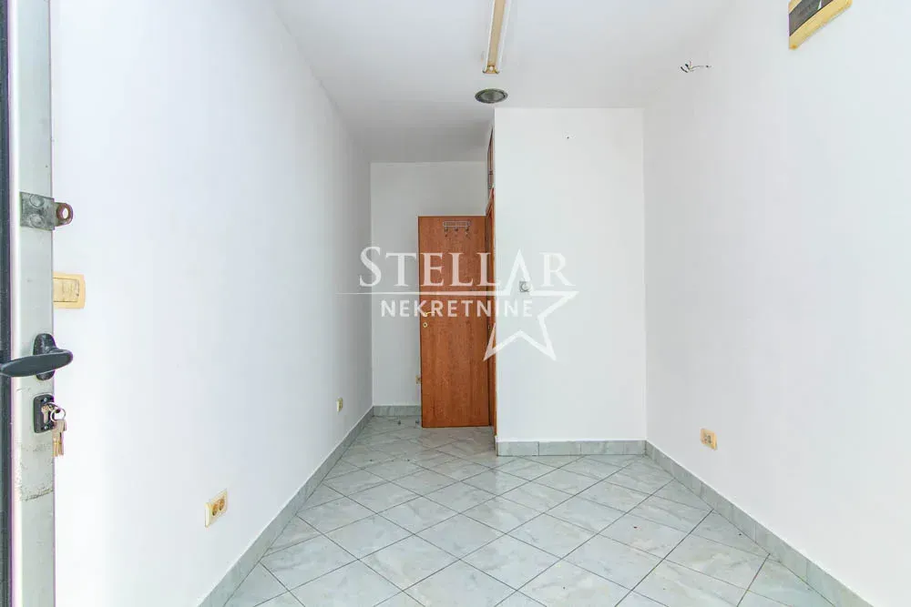 Rent, office space, 11m², Pobrežje, Podgorica