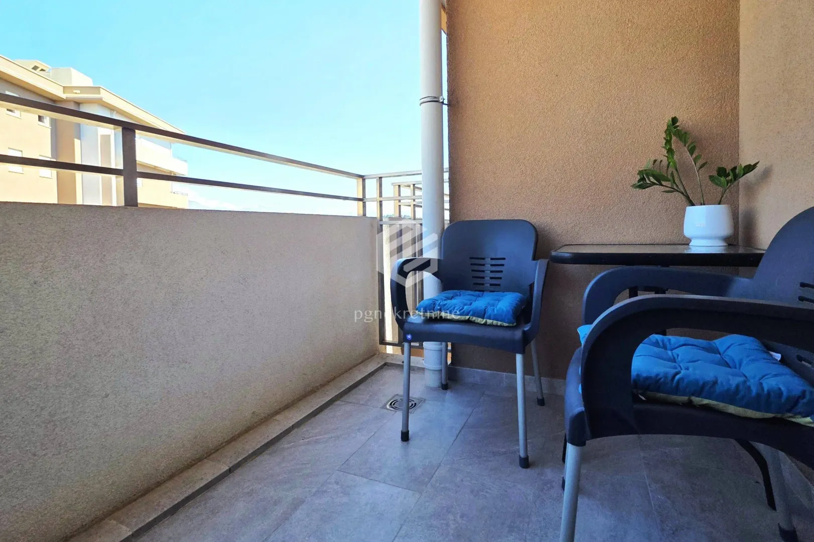 Izdavanje, jednosoban stan, 49m², Central Point, Podgorica