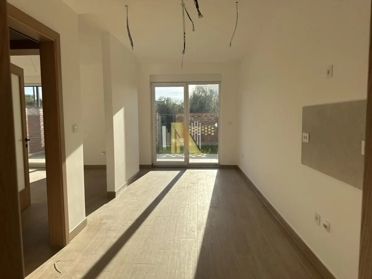 Prodaja, četvorosoban stan, 154m², Alibegovac, Petrovaradin