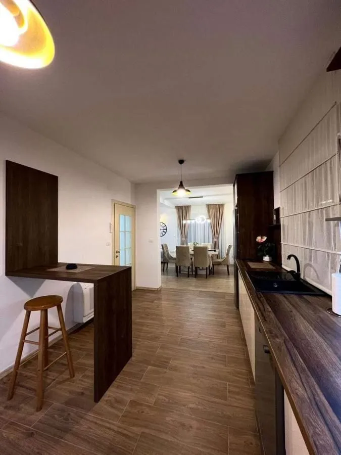 Rent, four bedroom apartment, 240m², Kotor, Crna Gora