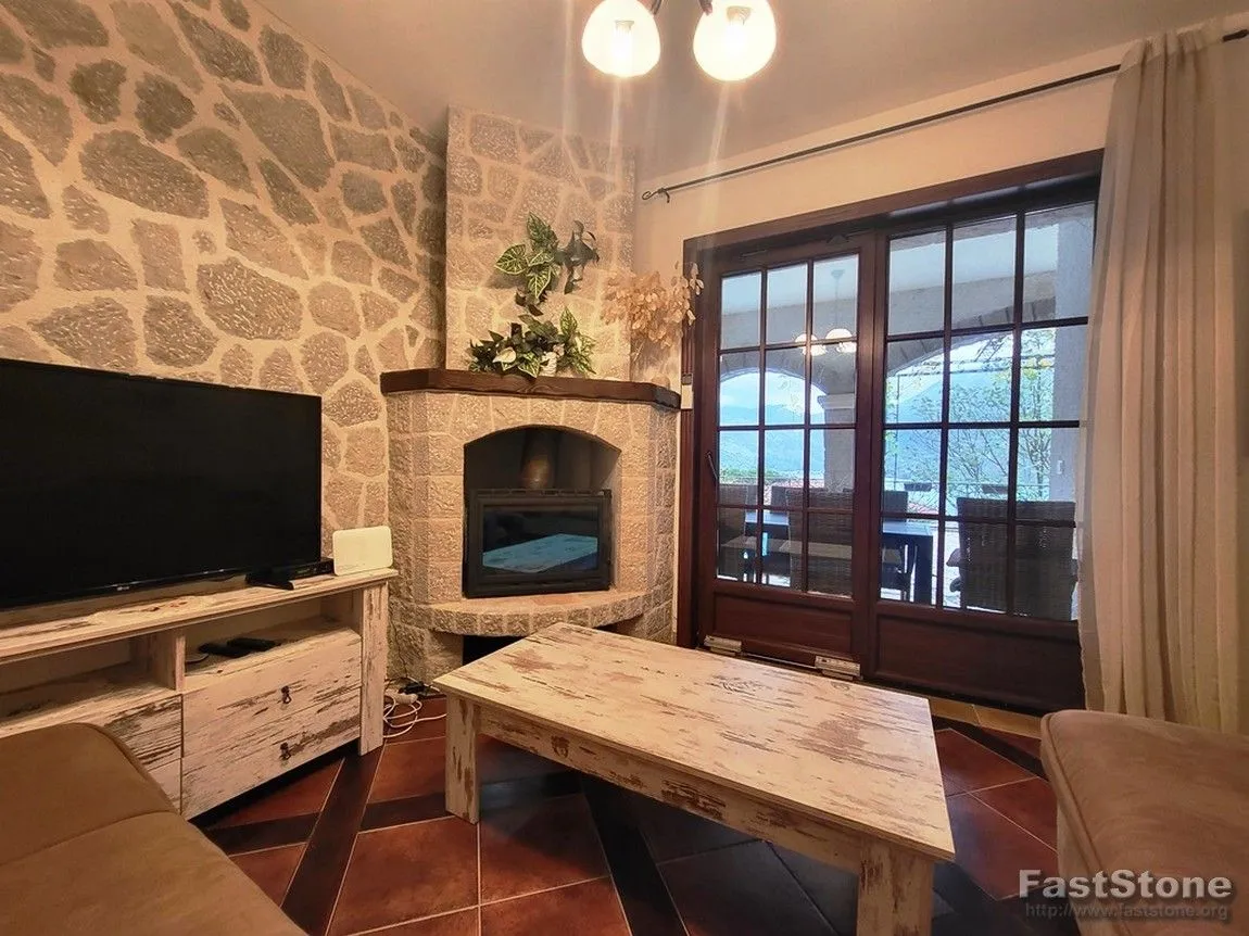 Prodaja, trosoban stan, 126m², Kostanjica, Kotor