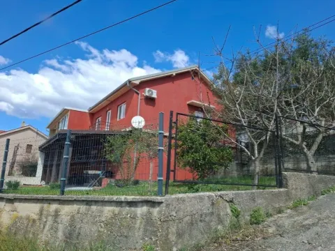 Izdavanje, dvosoban stan, 70m², Radanovići, Kotor - image 13