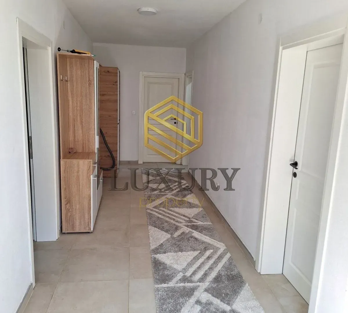 Izdavanje, kuća, 110m², Cijevna, Podgorica
