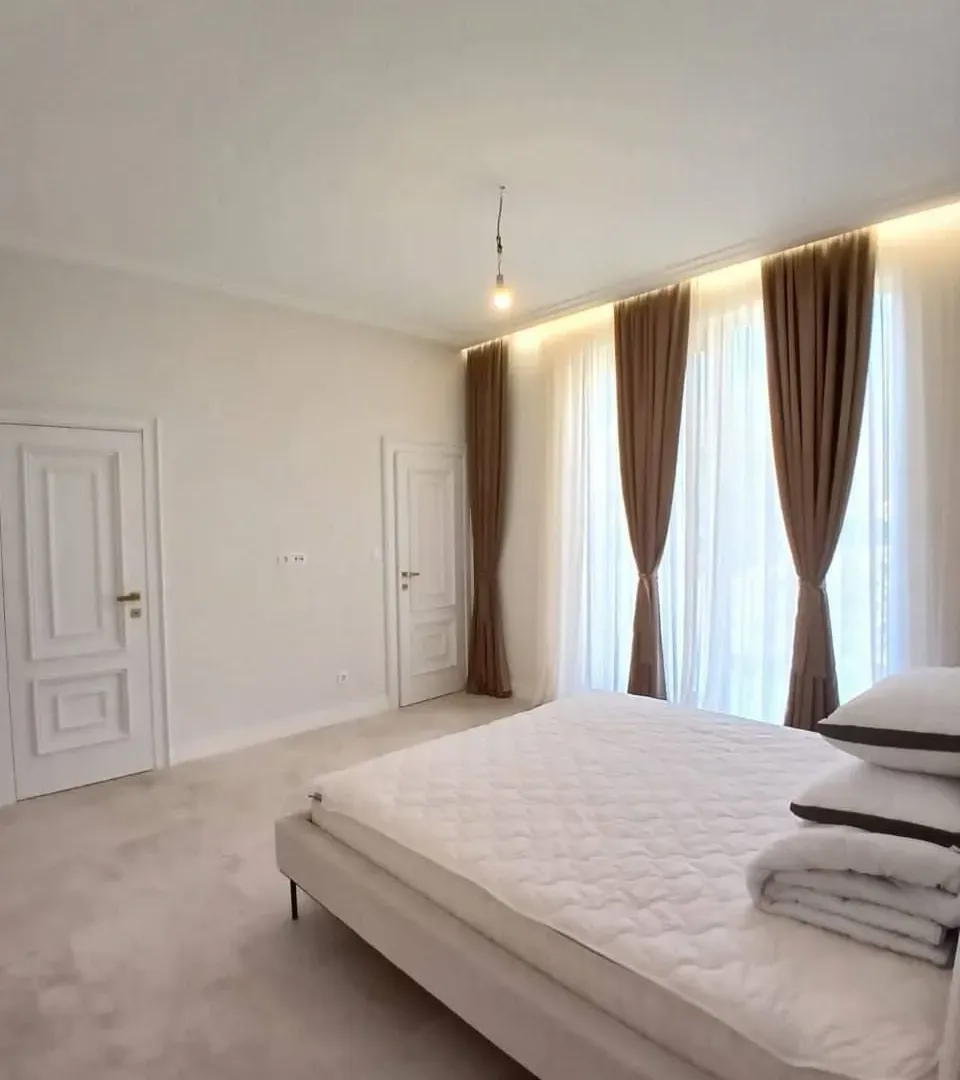 Prodaja, trosoban stan, 198m², Budva, Crna Gora