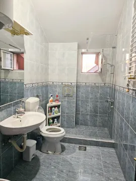Izdavanje, četvorosoban stan, 150m², Stari Aerodrom, Podgorica - image 8