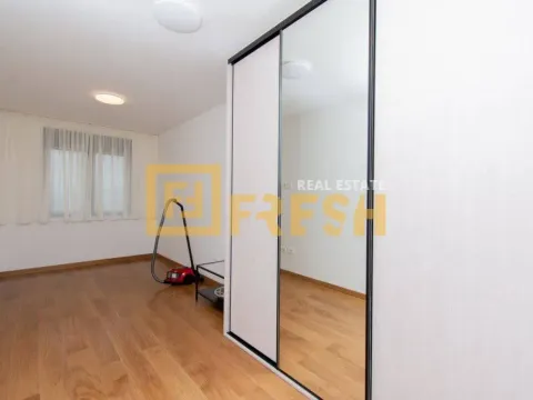 Izdavanje, dvosoban stan, 72m², Tološi, Podgorica - image 13