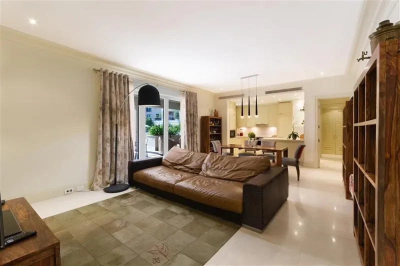 Prodaja, dvosoban stan, 100m², Centar, Tivat
