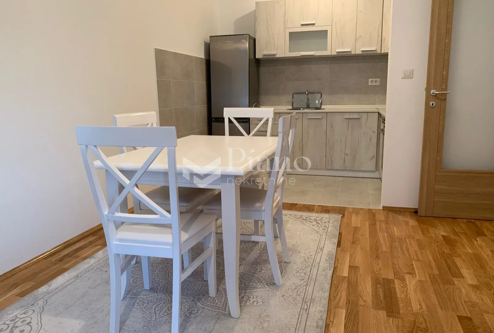Izdavanje, jednosoban stan, 48m², Stari Aerodrom, Podgorica