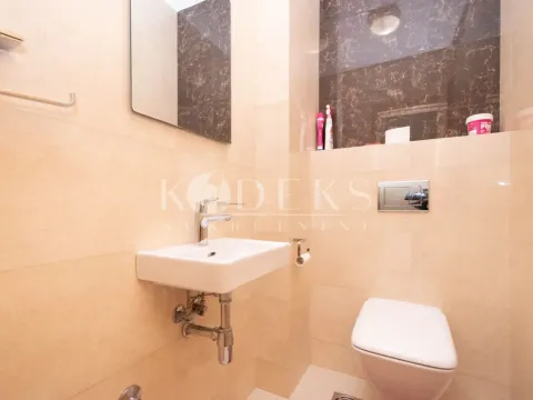 Izdavanje, trosoban stan, 94m², Momišići, Podgorica - image 6