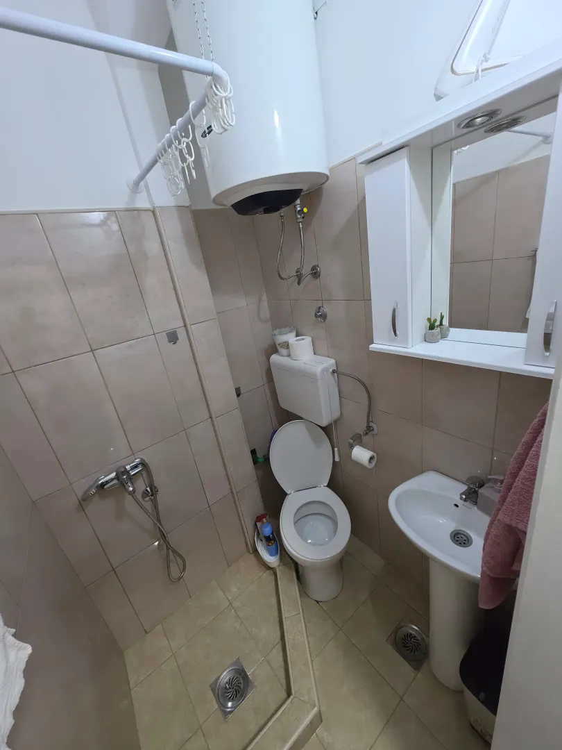 Izdavanje, jednosoban stan, 27m², Centar, Cetinje