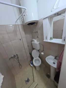 Izdavanje, jednosoban stan, 27m², Centar, Cetinje - image 12