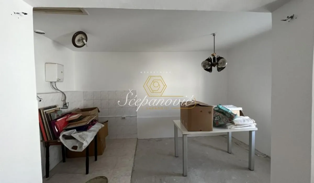 Prodaja, kuća, 181m², Klisa, Novi Sad Sve Podlokacije