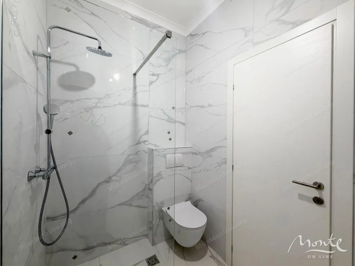 Prodaja, dvosoban stan, 70m², Tivat, Crna Gora