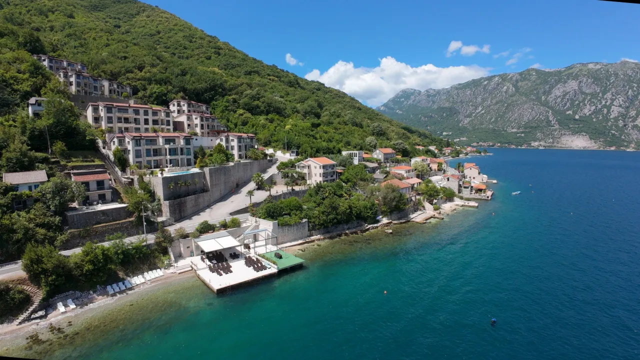 Sale, three bedroom apartment, 268m², Kostanjica, Kotor