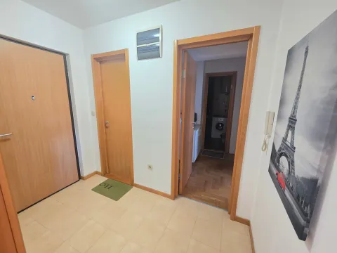 Rent, two bedroom apartment, 70m², Stari Aerodrom, Podgorica - image 4