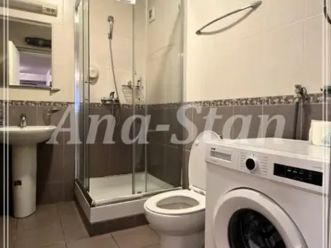 Izdavanje, trosoban stan, 89m², Savski Venac, Beograd - image 7