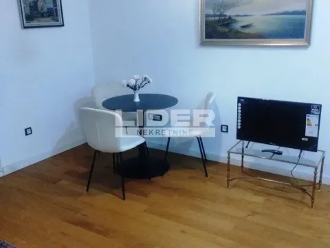 Izdavanje, jednosoban stan, 28m², Kluz, Zvezdara Sve Podlokacije - image 6