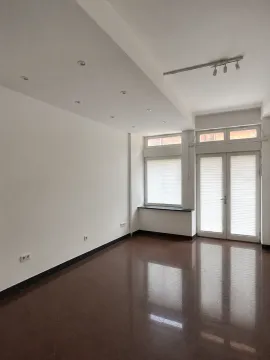 Izdavanje, poslovni prostor, 120m², Centar, Podgorica - image 3