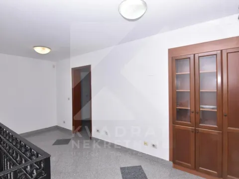 Rent, office space, 53m², Pobrežje, Podgorica - image 5