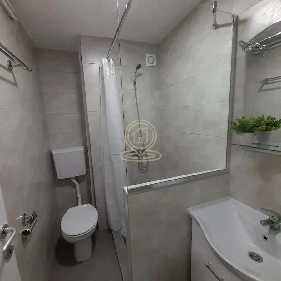 Izdavanje, dvosoban stan, 60m², Rotkvarija, Novi Sad Sve Podlokacije