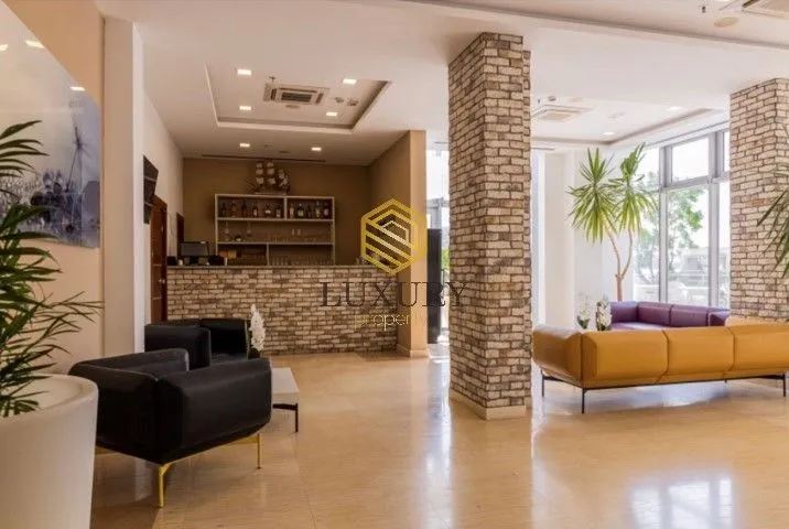 Rent, hospitality venue, 2000m², Sutomore, Bar