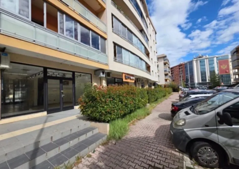 Izdavanje, poslovni prostor, 100m², City Kvart, Podgorica