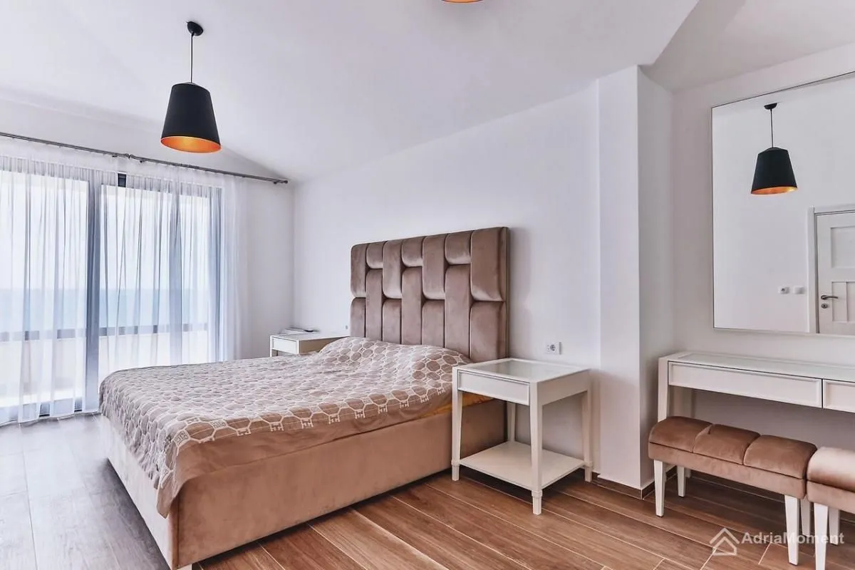 Prodaja, kuća, 240m², Utjeha, Bar