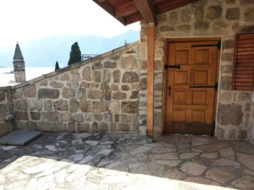 Prodaja, dvosoban stan, 87m², Perast, Kotor