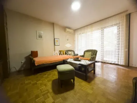 Prodaja, trosoban stan, 84m², Čukarica, Beograd